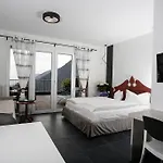 Usignolo Lejlighedshotel Trarego