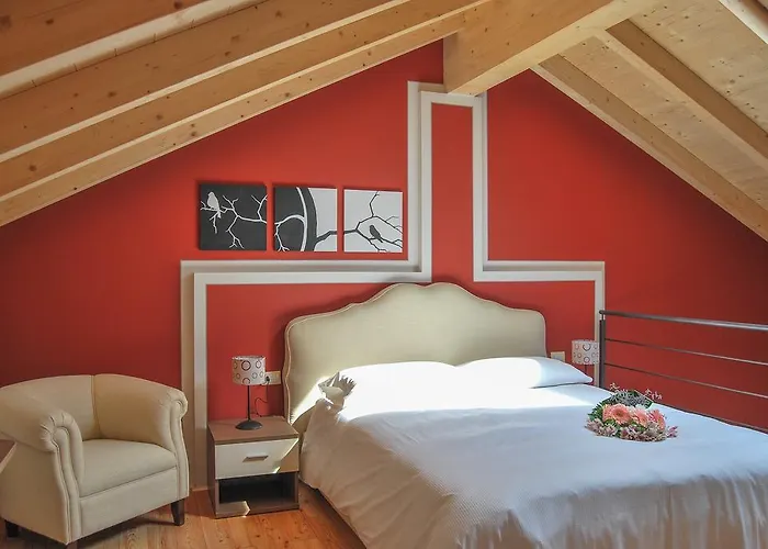 Usignolo Hotel apartamentowy Trarego