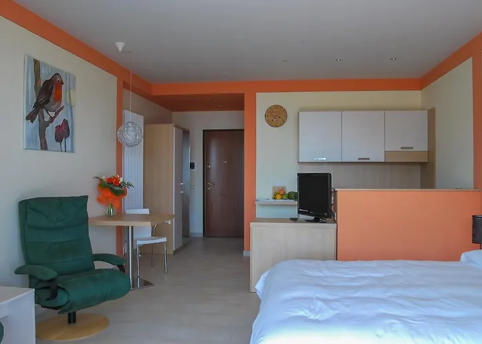 Hotel apartamentowy Usignolo Trarego