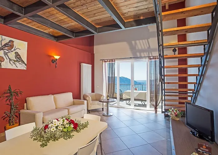 Usignolo Ξενοδοχείο με διαμερίσματα 3*