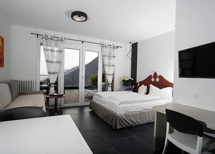 Usignolo Hotel apartamentowy Trarego